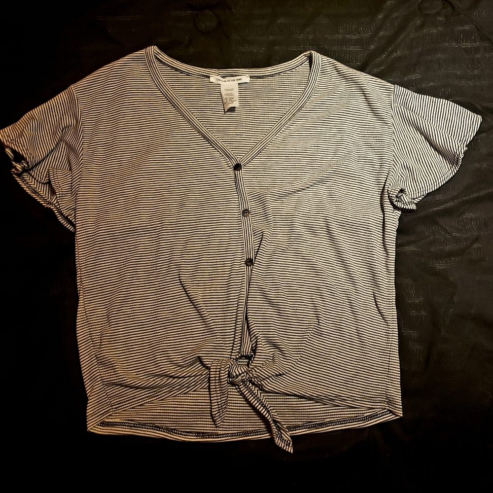 Stripped tie top